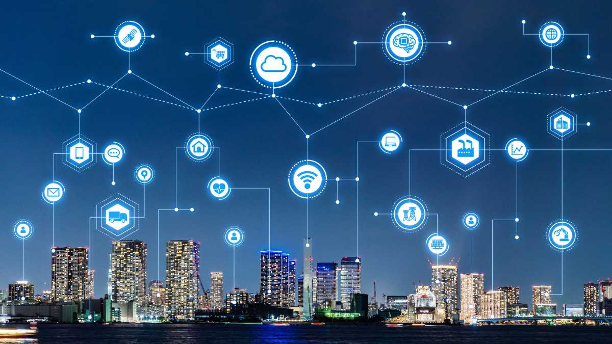 The Future of Public Services: Blockchain and Smart Contracts in Smart Cities